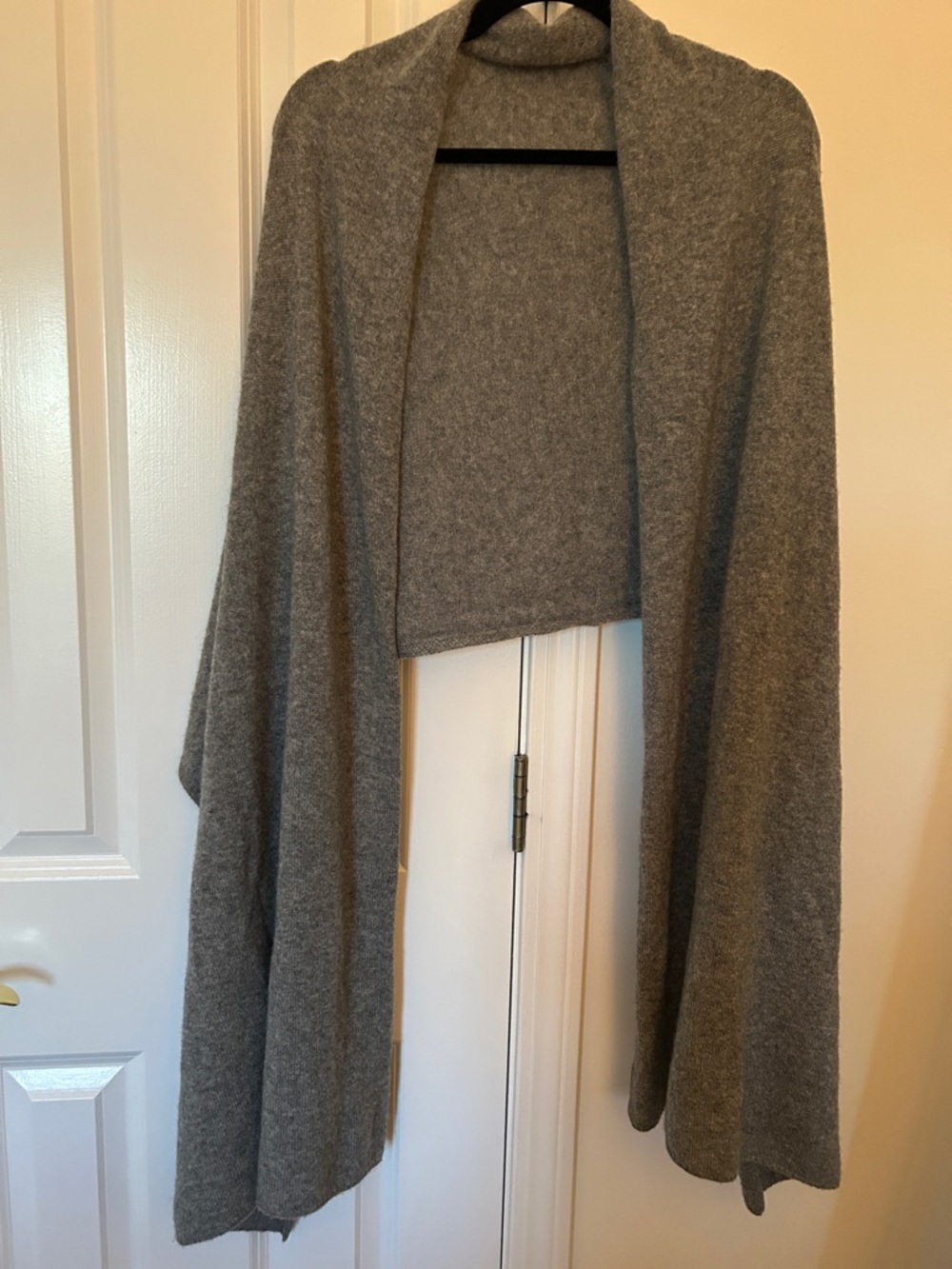 Amicale All Season Cashmere Light Gray Cashmere Blanket Scarf - One Size - Picture 5 of 6